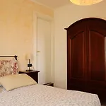Studio Apartment Mit Seeblick
